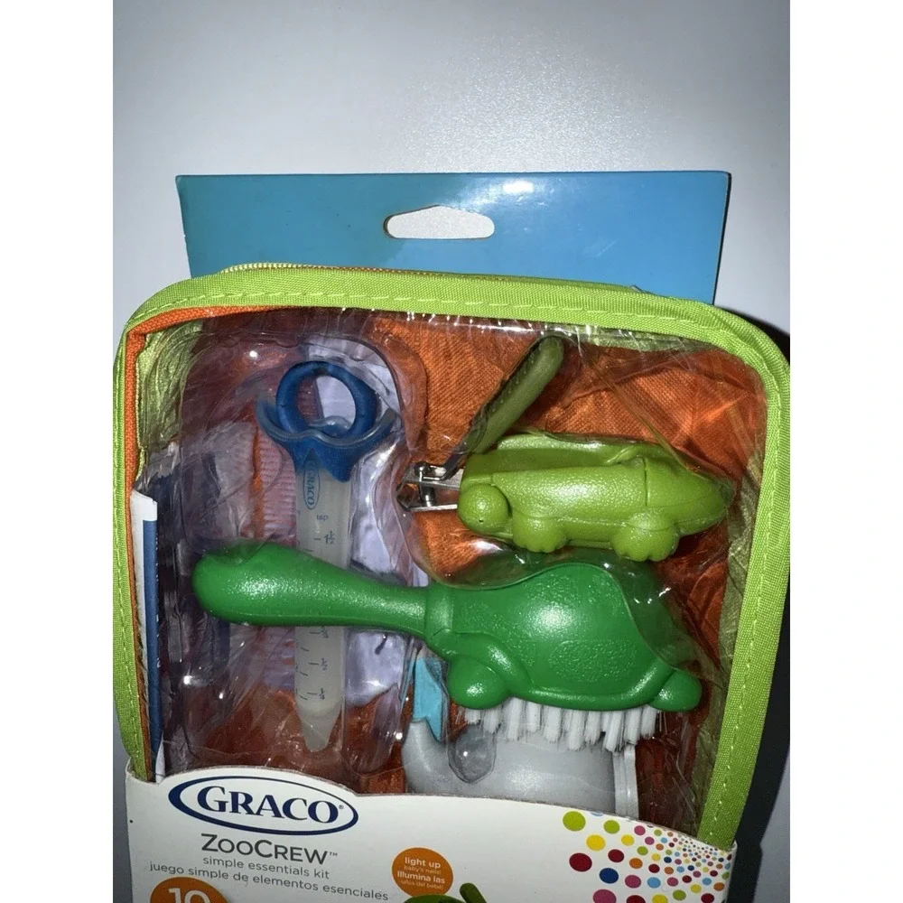 Graco ZooCrew Simple Essentials Kit,‎ a 10-piece baby health Grooming Kit Y